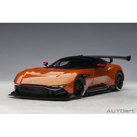 Macheta auto ASTON MARTIN Vulcan (2015) 1:18 orange-negru