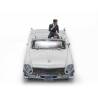 Macheta auto LINCOLN Continental Mark III (1958) cu figurina JFK 1:18 alb