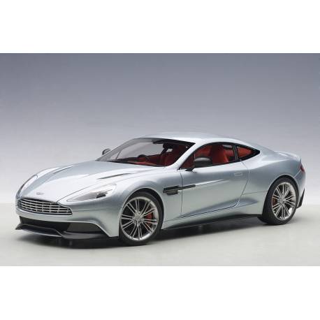 Macheta auto ASTON MARTIN Vanquish (2015) 1:18 argintiu AutoArt