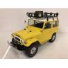 Macheta auto TOYOTA Land Cruiser FJ40 (1967) 1:18 galben-alb Triple9 Collection