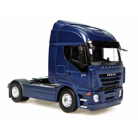 Macheta auto IVECO STRALIS (2002) 1:50 albastru metalizat Universal Hobbies