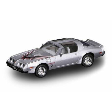 Macheta auto PONTIAC Firebird Trans Am (1979) 1:18 argintiu Lucky Die Cast