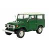 Macheta auto TOYOTA Land Cruiser FJ40 (1967) 1:18 verde-alb Triple9 Collection