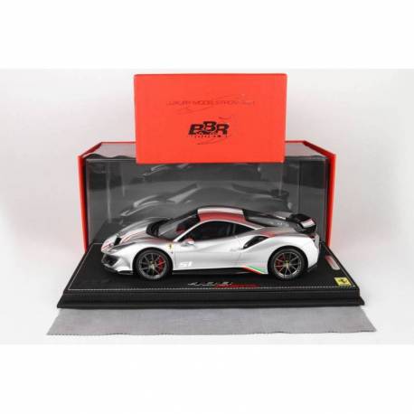 Macheta auto FERRARI 488 Pista Piloti (2018) 1:18 argintiu