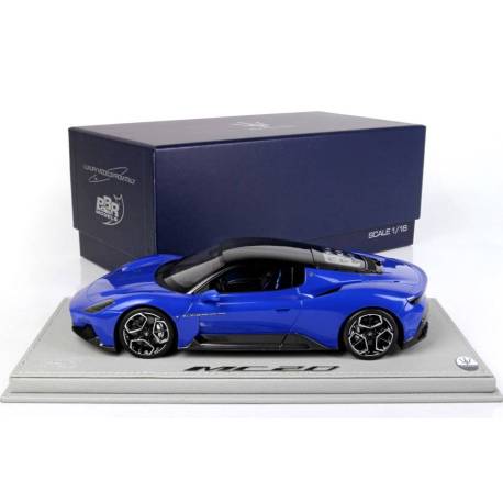 Macheta auto MASERATI MC20 (2020) 1:18 albastru