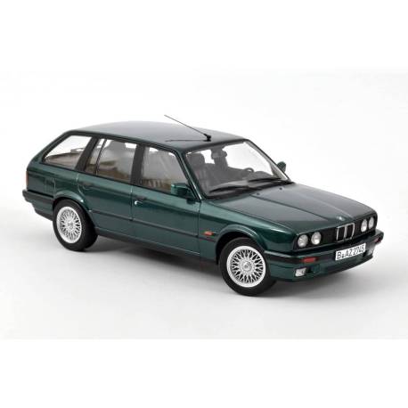 Macheta auto BMW 325i (E30) Touring (1990) 1:18 verde