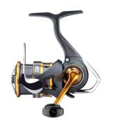 Mulineta DAIWA IPRIMI LT 1000S-P, 6 rulmenti, 100mx0.12mm, 4.8:1 (2024)